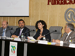 La ministra Mercedes Cabrera presenta un estudio sobre multidiscriminacin, elaborado por la FSG, Fundacin ONCE y CERMI